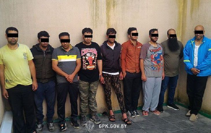 Их было 14 + турок. Иранские нелегалы пробирались в ЕС из Беларуси Их было 14 + турок. Иранские нелегалы пробирались в ЕС из Беларуси