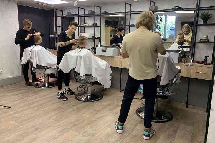 «Я не приверженец постсоветской позиции «Клиент всегда прав»». Владелец минского барбершопа рассказал о клиентах мужчинах и их причудах «Я не приверженец постсоветской позиции «Клиент всегда прав»». Владелец минского барбершопа рассказал о клиентах мужчинах и их причудах