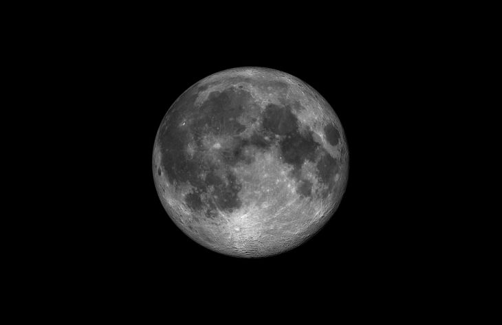 Ученые выяснили, что скрывается под поверхностью Луны