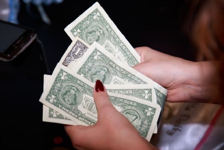 Торги на бирже 5 сентября. Доллар подешевел