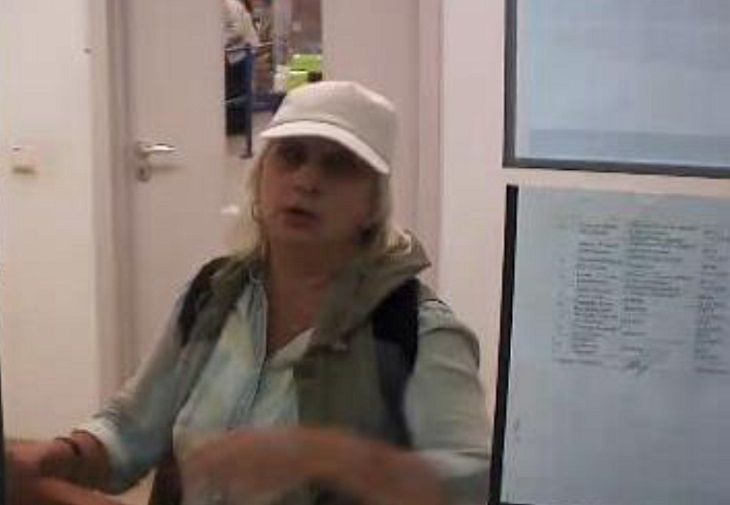 Преступление в туалете. В Минске женщина украла рюкзак с деньгами
