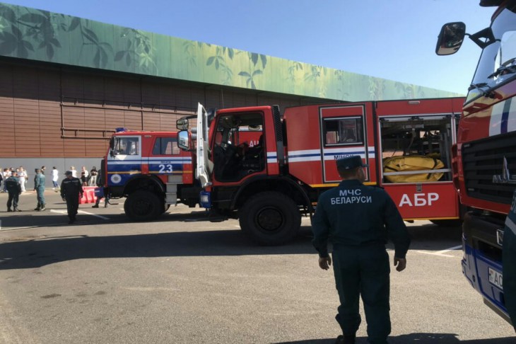 Масштабное учение спасателей прошло в торговом центре Минска. Посмотрите, как это было