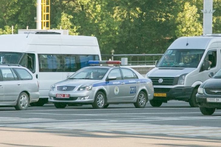 Очевидцы помогли задержать пьяного водителя в центре Минска Очевидцы помогли задержать пьяного водителя в центре Минска