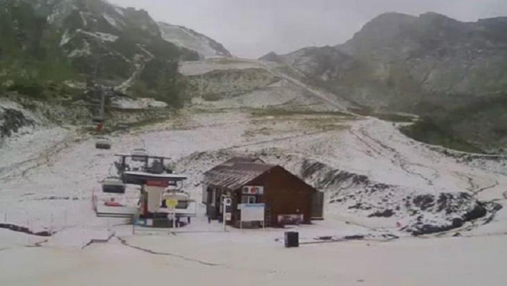 В Сочи выпал снег