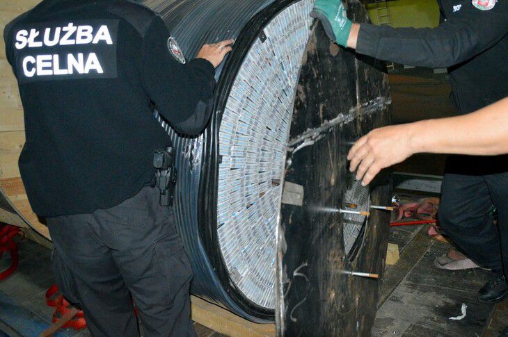 Польские таможенники задержали 126 тысяч пачек контрабандных белорусских сигарет Польские таможенники задержали 126 тысяч пачек контрабандных белорусских сигарет