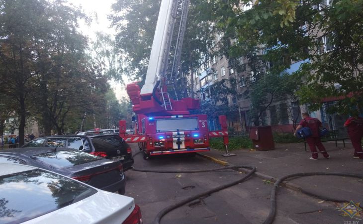 В Минске на пожаре спасли женщину – она просила о помощи из окна