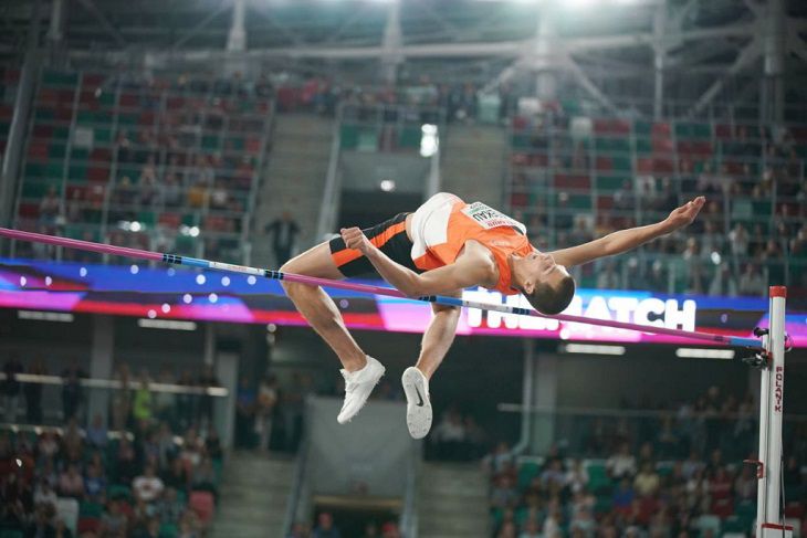 Белорус Максим Недосеков выиграл соревнования по прыжкам в высоту в матче Европа — США