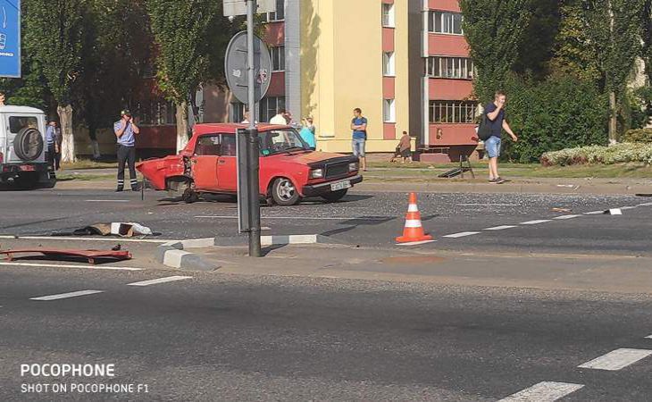 Серьёзное ДТП в Гомеле: в «Жигулях» взорвался газовый баллон. Пострадали пешеходы