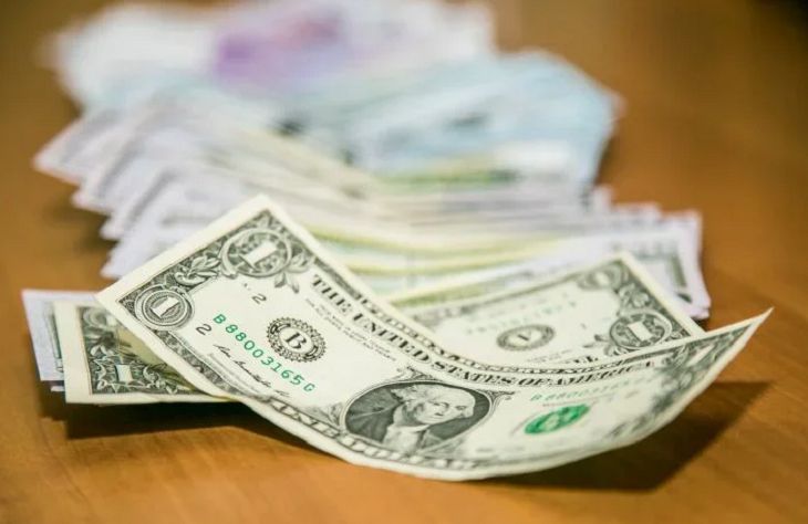 Белорусский рубль продолжает укрепляться к основным валютам