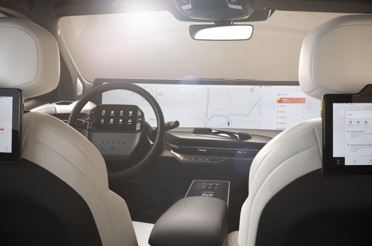 Byton показала новый электрокроссовер с экраном на 48 дюймов Byton показала новый электрокроссовер с экраном на 48 дюймов