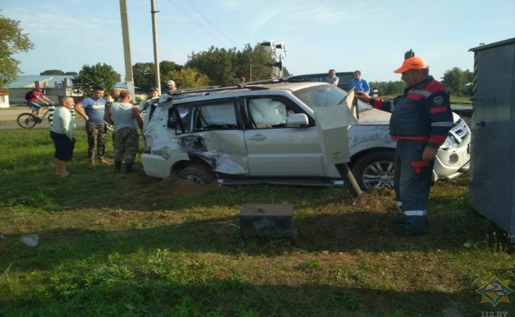 В Осиповичах внедорожник попал под поезд