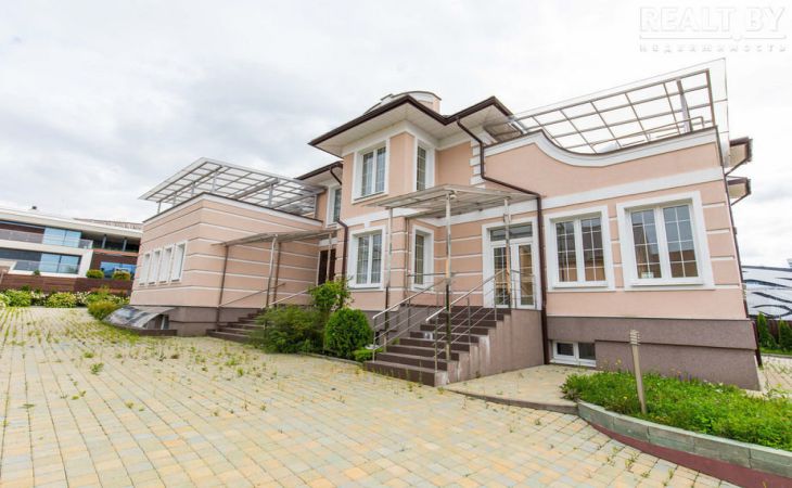 В Минске сдают коттедж за $8 тыс. долларов в месяц. Посмотрите, что предлагают за такие деньги