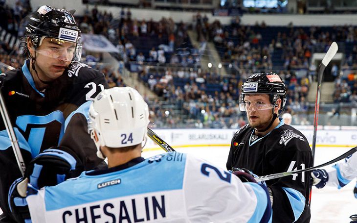 Защитника минского «Динамо» Олега Евенко оштрафовали за драку в матче с «Сибирью» Защитника минского «Динамо» Олега Евенко оштрафовали за драку в матче с «Сибирью»