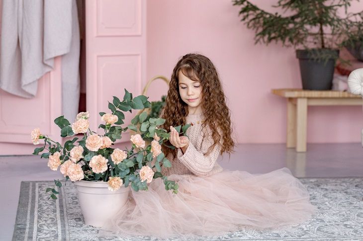 «За 10 фотографий можно заплатить и 360 рублей». Рассказываем о занятиях в детской модельной школе