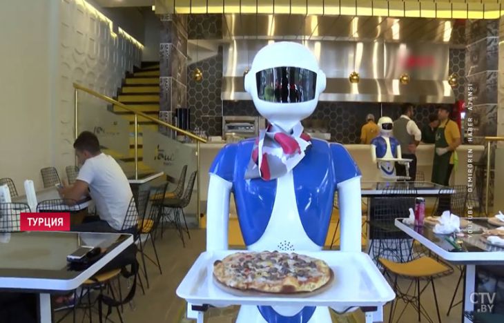 В турецком ресторане роботы заменили людей