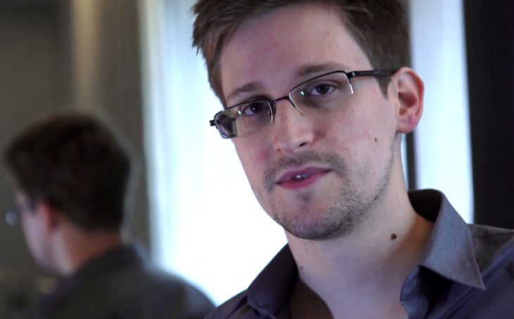 Сноуден предостерег от использования Telegram и WhatsApp и назвал безопасные мессенджеры