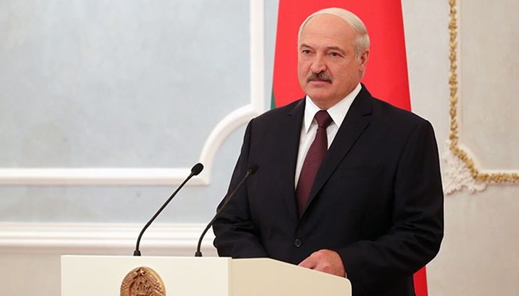 Лукашенко: Не будем же мы постоянно на коленях ползать перед своим старшим братом и вымаливать какие-то крохи Лукашенко: Не будем же мы постоянно на коленях ползать перед своим старшим братом и вымаливать какие-то крохи