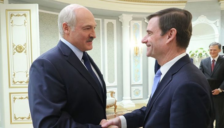 Лукашенко: Будем делать все, чтобы отношения Беларуси с США развивались
