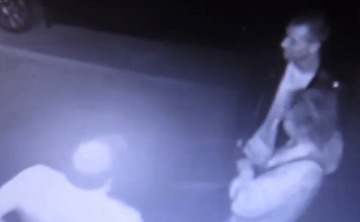 В Молодечно хулиганы повредили камеры видеонаблюдения, но всё равно попали на видео