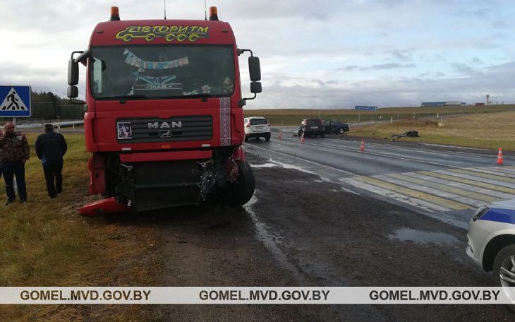 В ГАИ рассказали подробности тройного ДТП под Мозырем