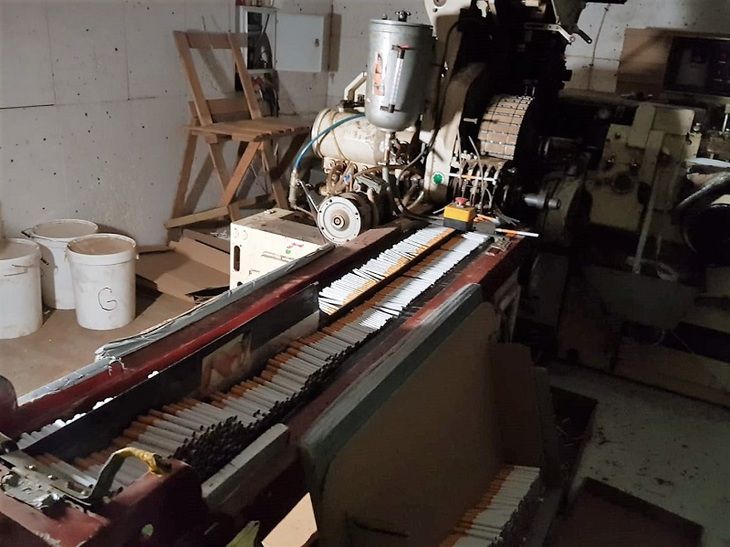 Белорусы открыли подпольную табачную фабрику в Польше. Им грозит до 5 лет