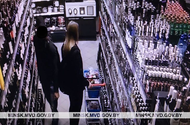 В Минске мужчина обокрал магазин на 630 рублей: просто прошел с покупками мимо кассы