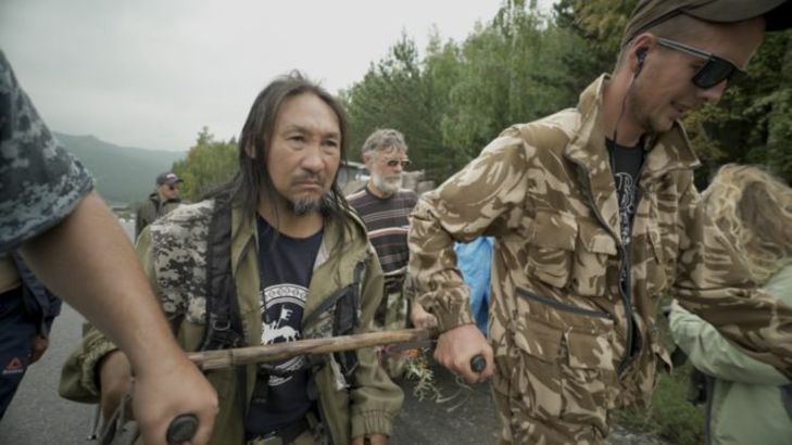 Спецслужбы с оружием задержали шамана, который шел в Москву «изгонять Путина»