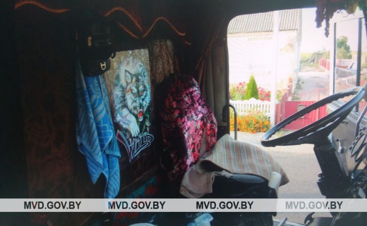 В Зельвенском районе 20-летняя ветврач обокрала водителя в командировке В Зельвенском районе 20-летняя ветврач обокрала водителя в командировке