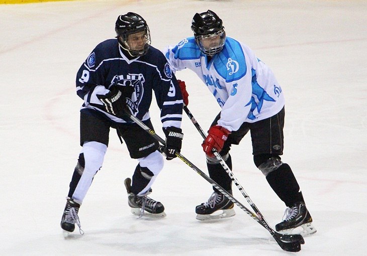 Что за скафандр на мне?» Узнали, можно ли заработать в хоккее, играя в любительской команде