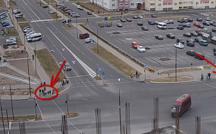 Невероятное спасение в Бресте: девочка упала на дорогу, чтобы не попасть под машину