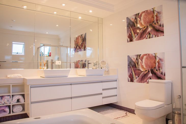 7 способов отмыть зеркало в ванной быстро и качественно