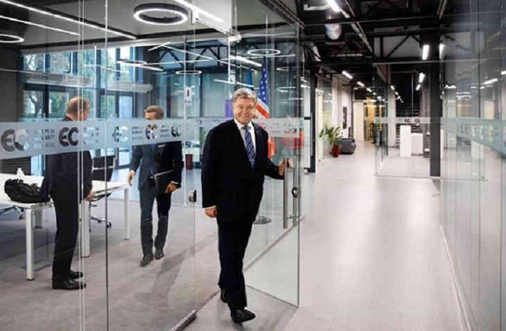 Порошенко договорился о встрече с Зеленским Порошенко договорился о встрече с Зеленским