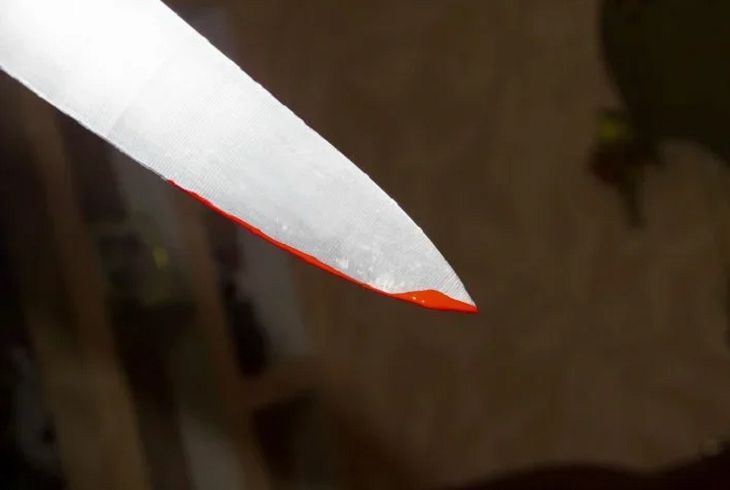 Таджик напал с ножом на российских солдат