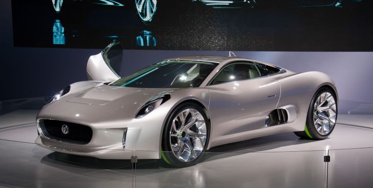 Будущий Jaguar F-Type станет среднемоторным электрокаром