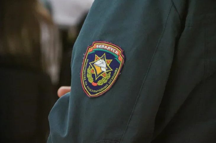 В Осиповичском районе уничтожен погрузчик В Осиповичском районе уничтожен погрузчик