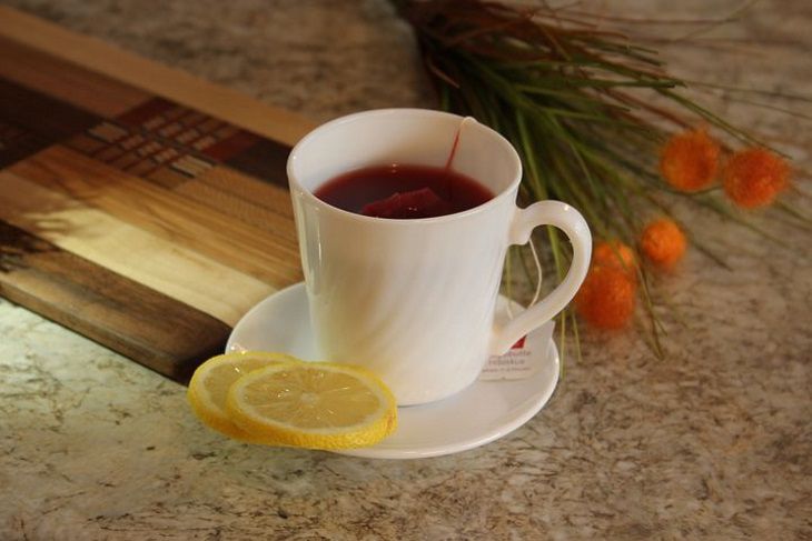 Названы полезные свойства чая с малиновым вареньем