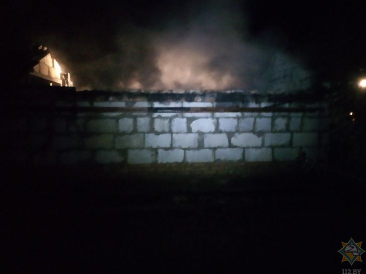 Житель Петриковского района пострадал, пытаясь потушить пожар