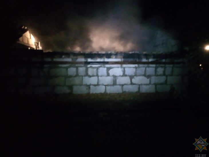 Житель Петриковского района пострадал, пытаясь потушить пожар Житель Петриковского района пострадал, пытаясь потушить пожар