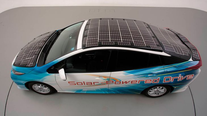 Toyota испытывает новый электромобиль на солнечных батареях