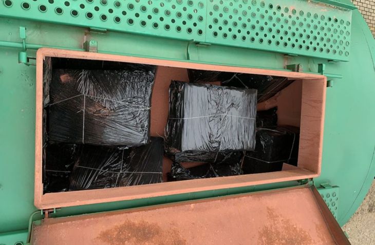 В Литве нашли сигареты на 150 тыс. евро в вагоне с удобрениями из Беларуси