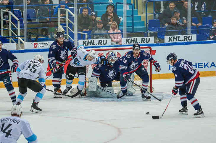 КХЛ. Минское «Динамо» проиграло на выезде «Нефтехимику» по буллитам