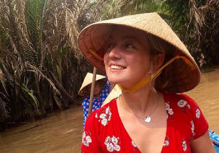 Туристка простудилась во Вьетнаме и впала в кому