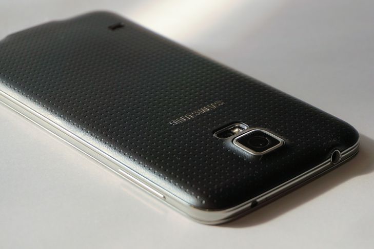 Смартфон Samsung Galaxy S11 может получить встроенный спектрометр