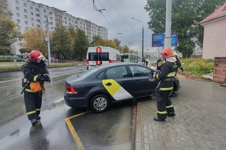 Второе ДТП с «Яндекс.Такси» в Минске: водитель потерял сознание за рулем