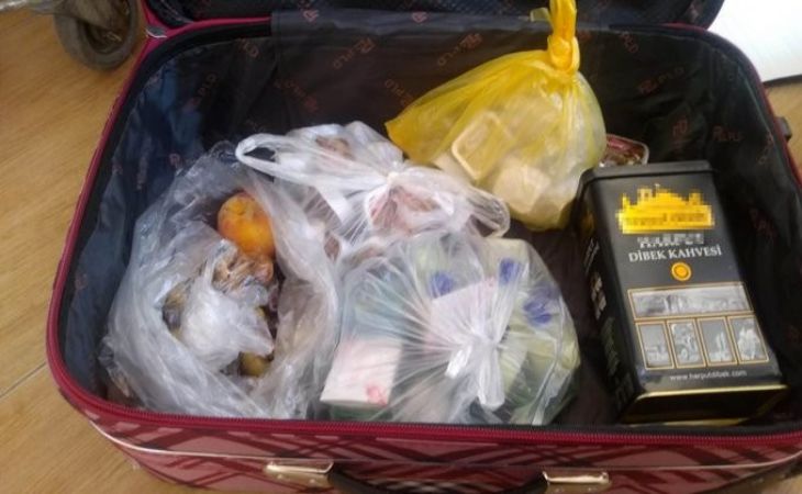 «Все включено» по-русски: В Турции туристы из России попытались вывезти чемодан еды из отеля