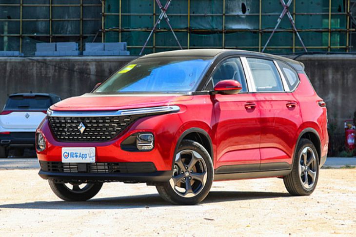 Компания General Motors выводит на рынок новый кросс-вэн Baojun RM-5 Компания General Motors выводит на рынок новый кросс-вэн Baojun RM-5