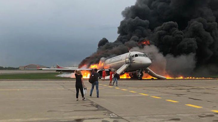 Командиру SSJ100 предъявили обвинение по делу об авиакатастрофе в Шереметьево. Он вину не признает