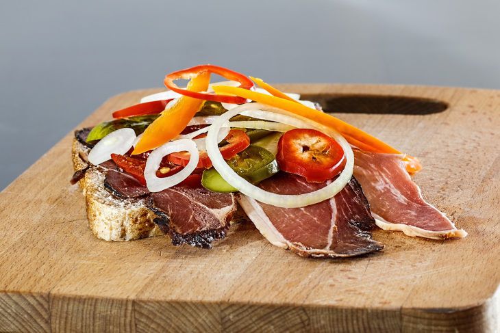 Как есть бутерброды с колбасой и не набирать вес. Диетолог поделилась секретом Как есть бутерброды с колбасой и не набирать вес. Диетолог поделилась секретом