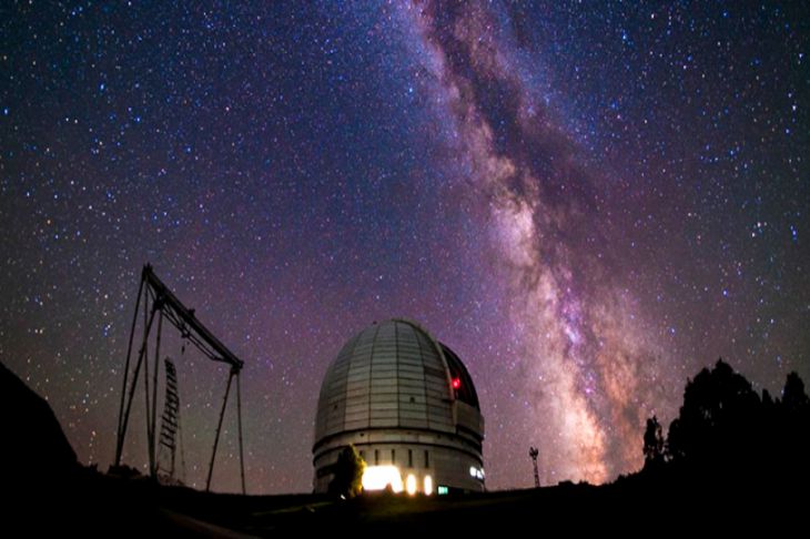 Ученые рассчитали, что галактика Андромеда может поглотить Млечный Путь