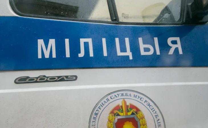 В Гродно мужчину избили на крыльце клуба, а затем затолкали в багажник и бросили в канаву